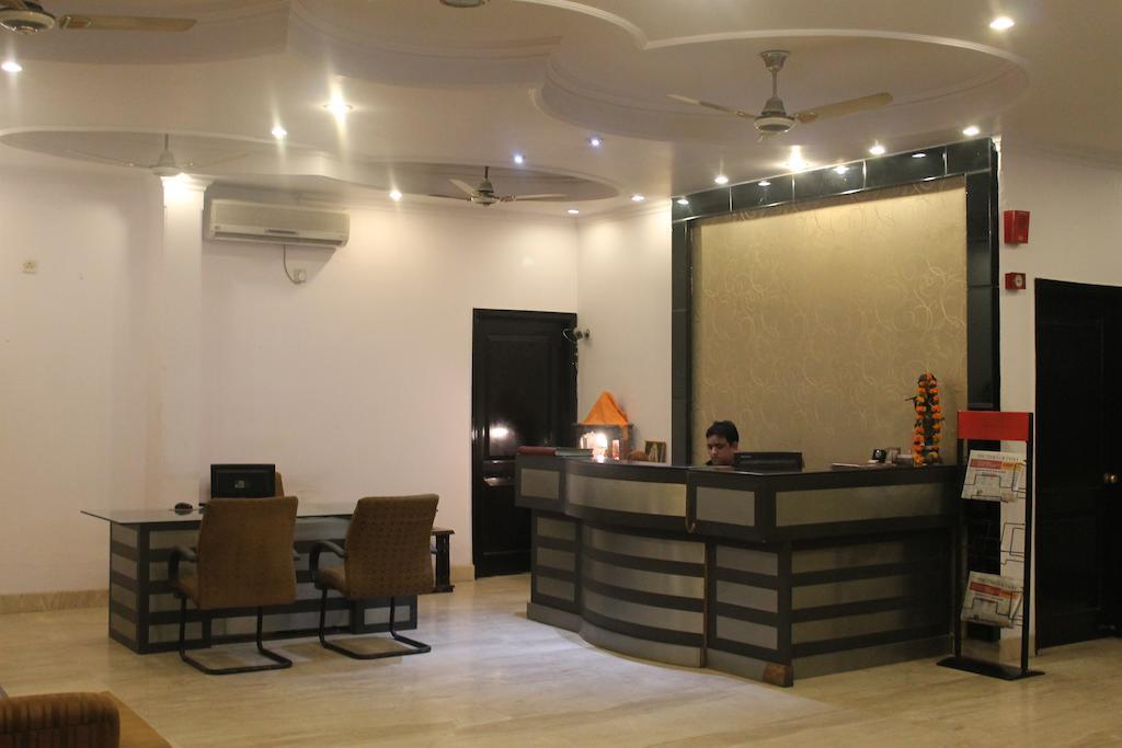 Capital O 81547 Grand Central Delhi (National Capital Territory of India) Exterior foto